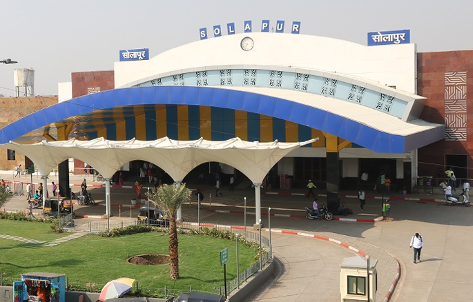Solapur railway station number one in sanitation survey | स्वच्छता सर्वेक्षणात सोलापूर रेल्वे स्थानकाचा प्रथम क्रमांक