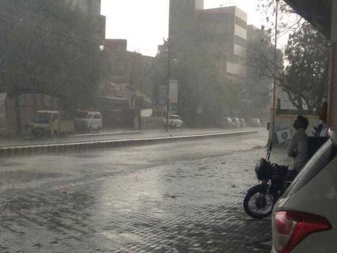 heavy Rain in South Maharashtra Water logging in Solapur market | दक्षिण महाराष्ट्रात पाऊस; सोलापूर बाजारपेठेत पाणी heavy Rain in South Maharashtra Water logging in Solapur market | दक्षिण महाराष्ट्रात पाऊस; सोलापूर बाजारपेठेत पाणी