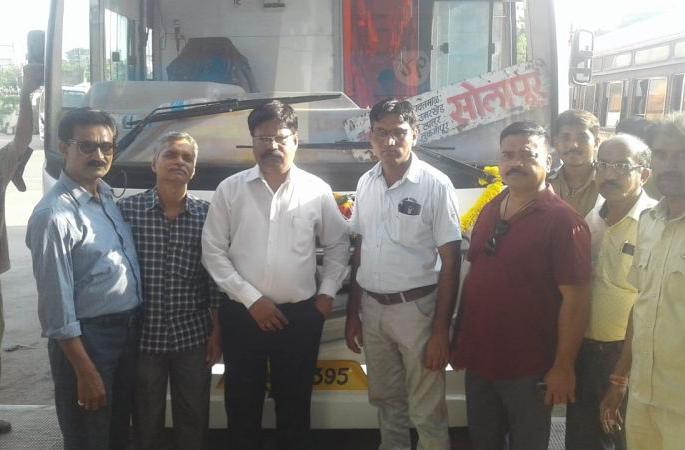 Opening of Nagpur-Solapur Shivshahi AC Slipper Bus | नागपूर-सोलापूर शिवशाही एसी स्लिपर बसचा शुभारंभ Opening of Nagpur-Solapur Shivshahi AC Slipper Bus | नागपूर-सोलापूर शिवशाही एसी स्लिपर बसचा शुभारंभ