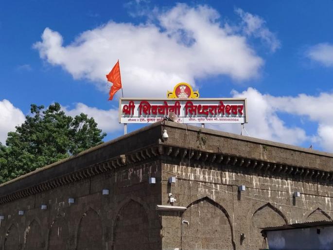 Kadadi says politics are taking place in Solapur's Siddheshwar temple | सोलापूरच्या सिध्देश्वर मंदिरात राजकारण होत असल्याने काडादी भावूक, जगदीश पाटलांचे आरोप फेटाळले Kadadi says politics are taking place in Solapur's Siddheshwar temple | सोलापूरच्या सिध्देश्वर मंदिरात राजकारण होत असल्याने काडादी भावूक, जगदीश पाटलांचे आरोप फेटाळले
