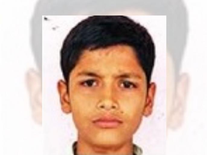 A month ago the father passed away now the son has also lost his life | महिनाभरापूर्वी वडिलांचं निधन, आता एकुलत्या एका मुलानेही गमावला जीव; सोलापुरातील कुटुंबावर दु:खाचा डोंगर A month ago the father passed away now the son has also lost his life | महिनाभरापूर्वी वडिलांचं निधन, आता एकुलत्या एका मुलानेही गमावला जीव; सोलापुरातील कुटुंबावर दु:खाचा डोंगर