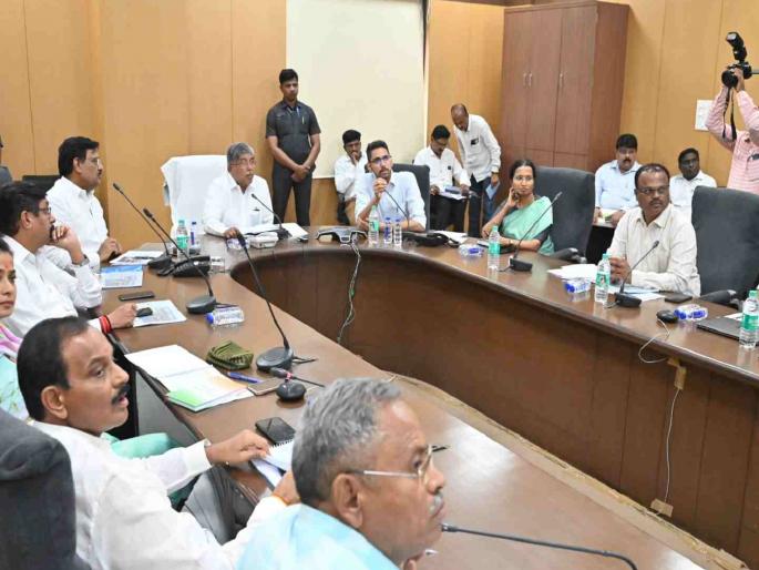 250 crore tourism plan of Sellapur district, 200 crore works in Ujani area alone | साेलापूर जिल्ह्याचा २५० काेटींचा पर्यटन आराखडा, एकट्या उजनी परिसरात २०० काेटींची कामे 250 crore tourism plan of Sellapur district, 200 crore works in Ujani area alone | साेलापूर जिल्ह्याचा २५० काेटींचा पर्यटन आराखडा, एकट्या उजनी परिसरात २०० काेटींची कामे