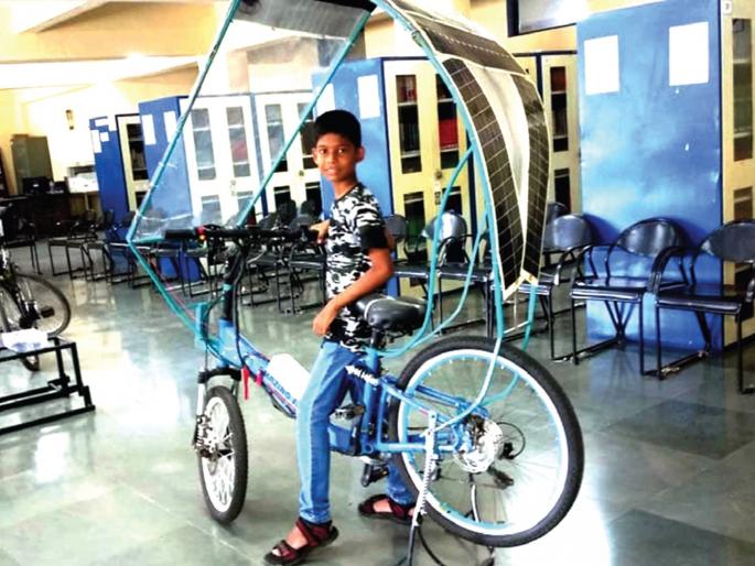 Bicycle rentals on solar energy in the Techno Fun Fair | टेक्नो फन फेअरमध्ये सौरऊर्जेवरील सायकलचे आकर्षण Bicycle rentals on solar energy in the Techno Fun Fair | टेक्नो फन फेअरमध्ये सौरऊर्जेवरील सायकलचे आकर्षण