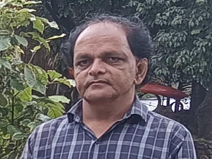 Homeowner dies after getting electrocuted while installing iron pipes for solar on terrace in Kolhapur | Kolhapur News: सोलरसाठी लोखंडी पाईप टेरेसवर चढवताना विजेचा धक्का, घरमालकाचा मृत्यू Homeowner dies after getting electrocuted while installing iron pipes for solar on terrace in Kolhapur | Kolhapur News: सोलरसाठी लोखंडी पाईप टेरेसवर चढवताना विजेचा धक्का, घरमालकाचा मृत्यू