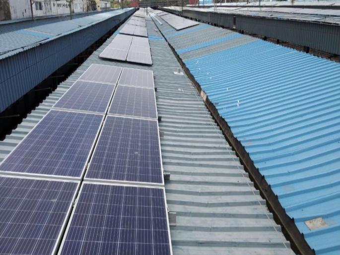 in mumbai western railway go green campaign solar panels at 50 locations in mumbai central area | पश्चिम रेल्वेचे ‘गो ग्रीन’; मुंबई सेंट्रल परिसरात ५० ठिकाणी सौर पॅनेल, ३.३३ कोटींची बचत in mumbai western railway go green campaign solar panels at 50 locations in mumbai central area | पश्चिम रेल्वेचे ‘गो ग्रीन’; मुंबई सेंट्रल परिसरात ५० ठिकाणी सौर पॅनेल, ३.३३ कोटींची बचत