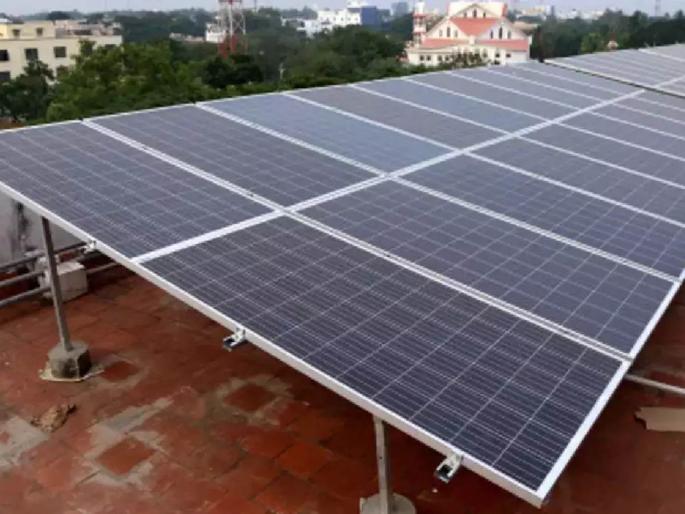 Mosquitoes stay in solar panels on terraces; Worms in stagnant water are dangerous | टेरेसवरच्या सोलर पॅनलमध्ये डासांचा मुक्काम; साचलेल्या पाण्यातील अळी ठरताहेत धोकादायक Mosquitoes stay in solar panels on terraces; Worms in stagnant water are dangerous | टेरेसवरच्या सोलर पॅनलमध्ये डासांचा मुक्काम; साचलेल्या पाण्यातील अळी ठरताहेत धोकादायक