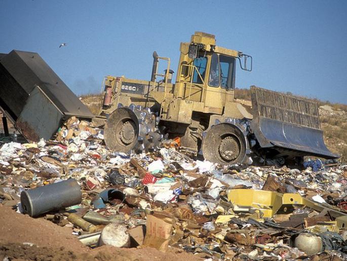 Khamgaon: Solid Waste Management and Gharkul Yojana to be completed | खामगाव : घनकचरा व्यवस्थापन आणि घरकुल योजना जाणार पुर्णत्वास Khamgaon: Solid Waste Management and Gharkul Yojana to be completed | खामगाव : घनकचरा व्यवस्थापन आणि घरकुल योजना जाणार पुर्णत्वास