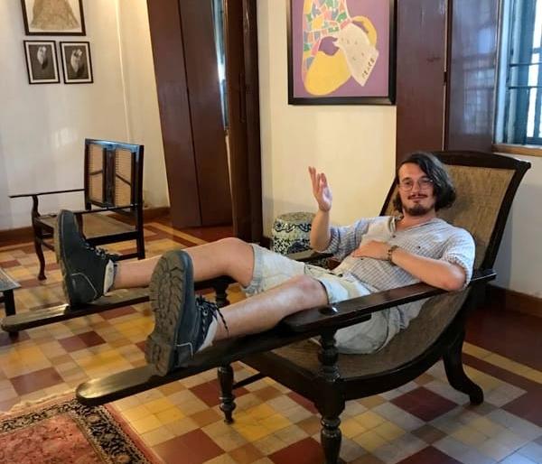 Meet the 26-year-old celebrity painter solomon souza, who is painting the walls of Goa ... | भेटा 26 वर्षाच्या ख्यातनाम चित्रकाराला, जो सध्या गोव्यातल्या भिंती रंगवतोय... Meet the 26-year-old celebrity painter solomon souza, who is painting the walls of Goa ... | भेटा 26 वर्षाच्या ख्यातनाम चित्रकाराला, जो सध्या गोव्यातल्या भिंती रंगवतोय...