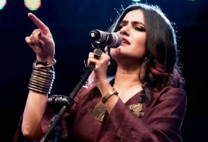 singer sona mohapatra trolled badly when she asks twitter to not show his tweets | सोना मोहपात्राने घेतला भाईजानशी ‘पंगा’! चाहत्यांनी असा घेतला ‘बदला’! singer sona mohapatra trolled badly when she asks twitter to not show his tweets | सोना मोहपात्राने घेतला भाईजानशी ‘पंगा’! चाहत्यांनी असा घेतला ‘बदला’!