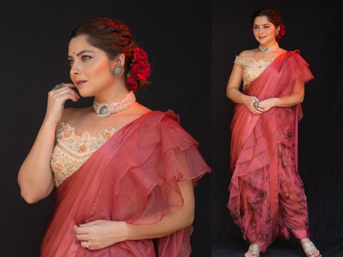 Sonali kulkarni share wishes on world saree day | सोनाली कुलकर्णीने जागतिक साडी दिनाच्या दिल्या शुभेच्छा, म्हणाली -'लिंबू कलरची साडी' ते 'माहरेची साडी'पर्यंत... Sonali kulkarni share wishes on world saree day | सोनाली कुलकर्णीने जागतिक साडी दिनाच्या दिल्या शुभेच्छा, म्हणाली -'लिंबू कलरची साडी' ते 'माहरेची साडी'पर्यंत...