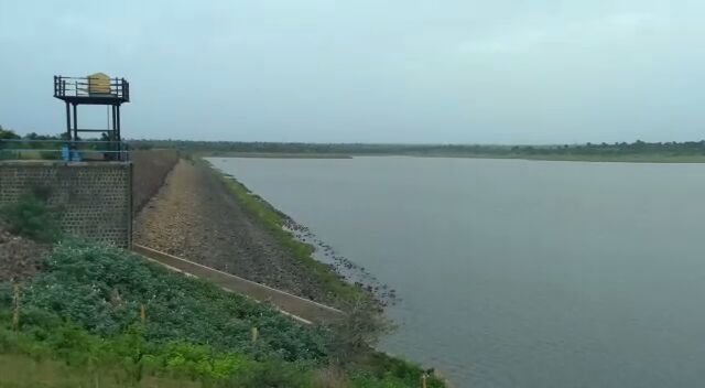 Washim: Getting water for irrigation; Taha of the farmers! | वाशिम : सिंचनासाठी पाणी मिळेना; शेतक-यांचा टाहो!