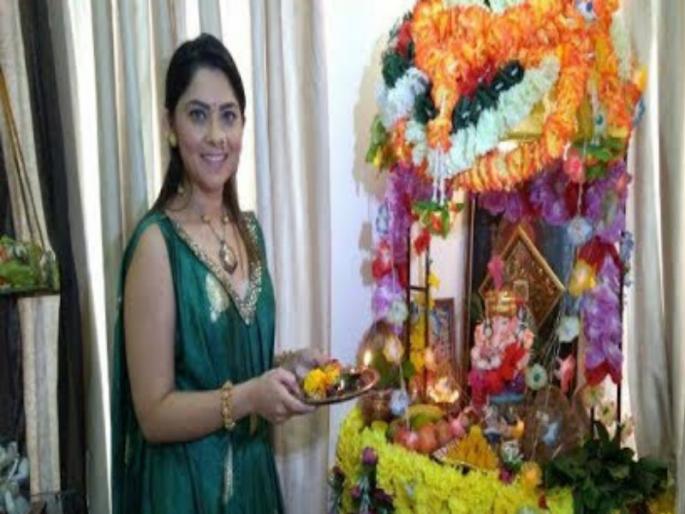 artists emotional send off to lord ganesh | पिंपरीत कलावंतांचा गणरायाला भावपूर्ण निरोप 