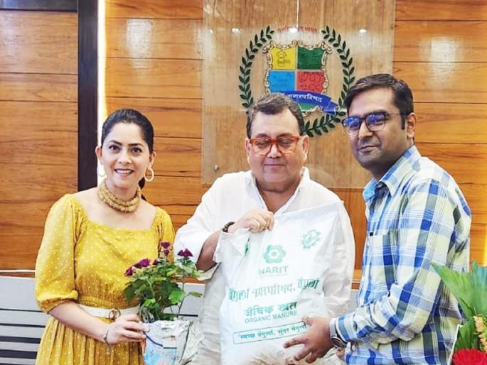 Actress Sonali Kulkarni visit to Vengurla, Enjoyed the theatrical performance on Dashavatari too | अभिनेत्री सोनाली कुलकर्णीला वेंगुर्ल्याची भुरळ!, दशावतारी नाट्यप्रयोगाचाही लुटला आनंद Actress Sonali Kulkarni visit to Vengurla, Enjoyed the theatrical performance on Dashavatari too | अभिनेत्री सोनाली कुलकर्णीला वेंगुर्ल्याची भुरळ!, दशावतारी नाट्यप्रयोगाचाही लुटला आनंद