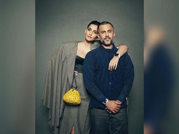 sonam-kapoor-on-husband-anand-ahujas-illness-which-no-doctor-could-diagnose | सोनम कपूरच्या नवऱ्याला झालाय दुर्मिळ आजार; आनंदच्या आजाराचं डॉक्टरांनाही होत नव्हतं निदान sonam-kapoor-on-husband-anand-ahujas-illness-which-no-doctor-could-diagnose | सोनम कपूरच्या नवऱ्याला झालाय दुर्मिळ आजार; आनंदच्या आजाराचं डॉक्टरांनाही होत नव्हतं निदान