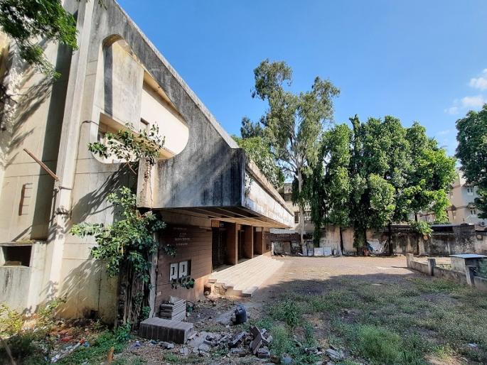 Days of the Old in pune Theater Sonmarg; 'Gulmarg' for film buffs in eastern region | जुन्या थिएटरचे दिवस | सोनमर्ग; पूर्व भागातील चित्रपट रसिकांचे ‘गुलमर्ग’