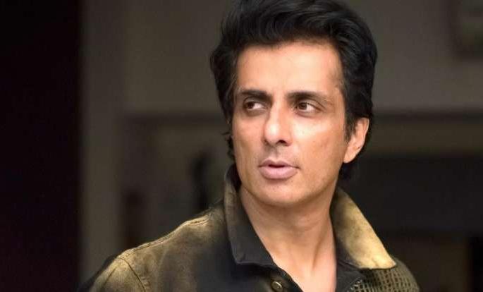 Sonu Sood's company's connection with Congress minister's firm, suspicious transactions worth Rs 175 crore | सोनू सूदच्या कंपनीचे काँग्रेसच्या मंत्र्याच्या फर्मशी कनेक्शन, १७५ कोटींचे संशयास्पद व्यवहार