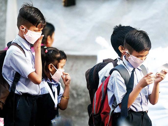 Baap Re .... 46 students from the same school corona positive; Incidents in South Taluka | बाप रे....एकाच शाळेतील ४६ विद्यार्थी कोरोना पॉझिटिव्ह; दक्षिण तालुक्यातील घटना