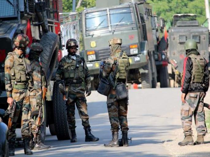 Terrorist attack on CRPF police party in Kashmirs Sopore one soldier martyred | काश्मीरमध्ये सीआरपीएफच्या पथकावर दहशतवादी हल्ला; एक जवान शहीद, दोन गंभीर जखमी Terrorist attack on CRPF police party in Kashmirs Sopore one soldier martyred | काश्मीरमध्ये सीआरपीएफच्या पथकावर दहशतवादी हल्ला; एक जवान शहीद, दोन गंभीर जखमी