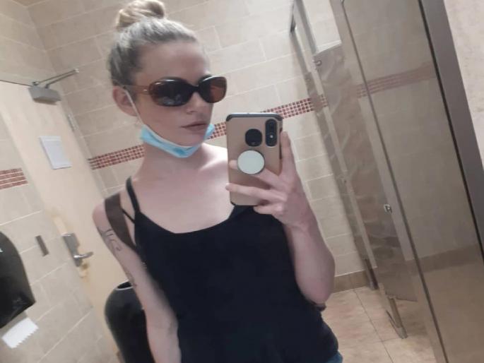 The mysterious death of dahlia sky who work in more than 600 adult movie; Bodies found in car | ६०० हून अधिक एडल्ट सिनेमात काम करणाऱ्या पॉर्नस्टारचा रहस्यमय मृत्यू; कारमध्ये आढळला मृतदेह