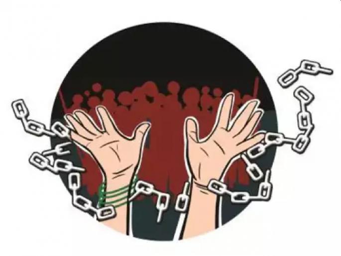 The family was left in the lurch as they did not get a divorce from the caste panchayat in Pune | पुरोगामी महाराष्ट्रात लाजिरवाणी घटना; जातपंचायतीकडून घटस्फोट न घेतल्याने कुटुंबाला टाकलं वाळीत The family was left in the lurch as they did not get a divorce from the caste panchayat in Pune | पुरोगामी महाराष्ट्रात लाजिरवाणी घटना; जातपंचायतीकडून घटस्फोट न घेतल्याने कुटुंबाला टाकलं वाळीत