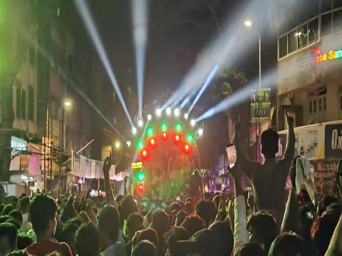 DJ seized on the spot if pressure mead ledger lights were installed in the immersion procession; Pune police warning | Pune Ganpati: विसर्जन मिरवणुकीत प्रेशर मीड लेजर लाईट्स लावल्यास जागेवर डीजे जप्त; पुणे पोलिसांचा इशारा DJ seized on the spot if pressure mead ledger lights were installed in the immersion procession; Pune police warning | Pune Ganpati: विसर्जन मिरवणुकीत प्रेशर मीड लेजर लाईट्स लावल्यास जागेवर डीजे जप्त; पुणे पोलिसांचा इशारा