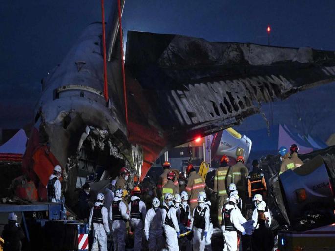 2 people survive South Korea plane crash 179 dead | काय झालं, मी इथे का आहे?; दक्षिण कोरिया विमान अपघातातून वाचलेल्या दोघांना काहीच आठवेना 2 people survive South Korea plane crash 179 dead | काय झालं, मी इथे का आहे?; दक्षिण कोरिया विमान अपघातातून वाचलेल्या दोघांना काहीच आठवेना