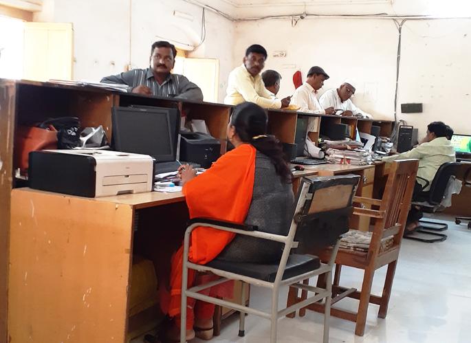 Bhausaheb went to eat tea and tea ..! | भाऊसाहेब गेले जेवायला अन् चहाला..!