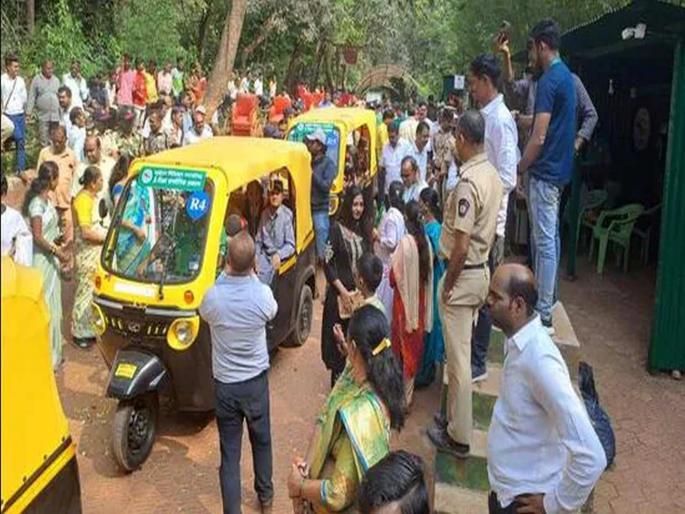 Only e-rickshaws are beneficial for Matheran; Tice's report; The problem of communication and environment will be resolved | माथेरानसाठी ई-रिक्षाच फायदेशीर; टिसचा अहवाल; दळणवळण व पर्यावरणाचा प्रश्न निघणार निकाली Only e-rickshaws are beneficial for Matheran; Tice's report; The problem of communication and environment will be resolved | माथेरानसाठी ई-रिक्षाच फायदेशीर; टिसचा अहवाल; दळणवळण व पर्यावरणाचा प्रश्न निघणार निकाली