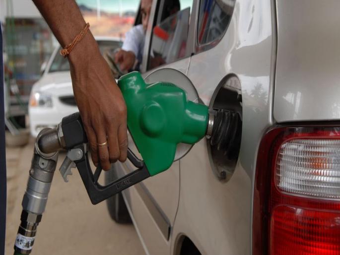 Petrol cheaper by Rs 40 in Pakistan; Great relief to people, how much is the rate? | पाकिस्तानात तब्बल ४० रुपयांनी पेट्रोल स्वस्त; लोकांना मोठा दिलासा, किती आहे दर? Petrol cheaper by Rs 40 in Pakistan; Great relief to people, how much is the rate? | पाकिस्तानात तब्बल ४० रुपयांनी पेट्रोल स्वस्त; लोकांना मोठा दिलासा, किती आहे दर?
