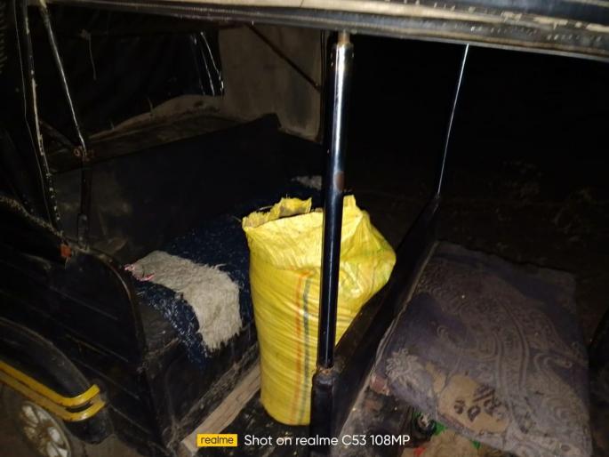 The theft of soybeans from the field in Amsari Shivara! Two thieves were caught red-handed by the farmers | आमसरी शिवारातील शेतातील सोयाबीनची चोरी! दोन चोरट्यांना शेतकऱ्यांनी रंगेहात पकडले The theft of soybeans from the field in Amsari Shivara! Two thieves were caught red-handed by the farmers | आमसरी शिवारातील शेतातील सोयाबीनची चोरी! दोन चोरट्यांना शेतकऱ्यांनी रंगेहात पकडले