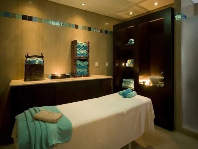 Prostitution under the guise of massage at a fake spa 3 women released spa manager arrested | खराडीत स्पामध्ये मसाजच्या नावाखाली वेश्याव्यवसाय; ३ महिलांची सुटका, स्पा मॅनेजरला अटक