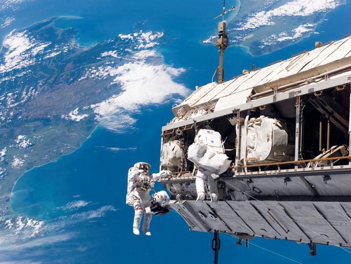 India to build space station by 2035; Plan to land astronauts on the moon by 2040 | भारत 2035 पर्यंत अंतराळस्थानक उभारणार; २०४० पर्यंत अंतराळवीर चंद्रावर उतरविण्याची योजना India to build space station by 2035; Plan to land astronauts on the moon by 2040 | भारत 2035 पर्यंत अंतराळस्थानक उभारणार; २०४० पर्यंत अंतराळवीर चंद्रावर उतरविण्याची योजना