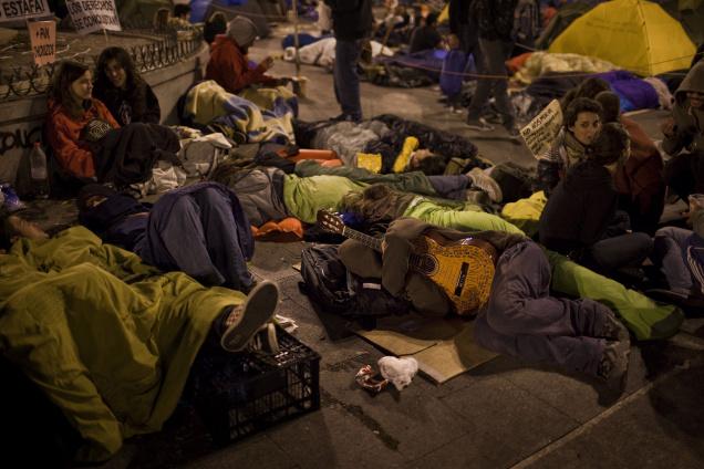 In Spain, people will get 'Basic Income'! | स्पेनमध्ये लोकांना मिळणार ‘बेसिक इनकम’!