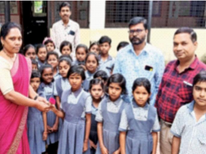 Yesterday 'she' was mute, today she started talking...Guruji's efforts paid off | काल ‘ती’ होती मुकी, आज बोलू लागली...गुरुजींचे प्रयत्न फळाला Yesterday 'she' was mute, today she started talking...Guruji's efforts paid off | काल ‘ती’ होती मुकी, आज बोलू लागली...गुरुजींचे प्रयत्न फळाला