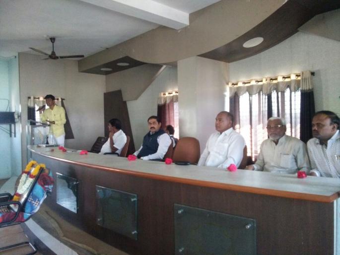 Gandhiji's killing - not due to partition, but due to Bahujan salvation work - Saurabh Hattar | फाळणीमुळे नव्हे, तर बहुजन उद्धार कार्यामुळेच गांधीजींची हत्या - सौरभ हटकर Gandhiji's killing - not due to partition, but due to Bahujan salvation work - Saurabh Hattar | फाळणीमुळे नव्हे, तर बहुजन उद्धार कार्यामुळेच गांधीजींची हत्या - सौरभ हटकर