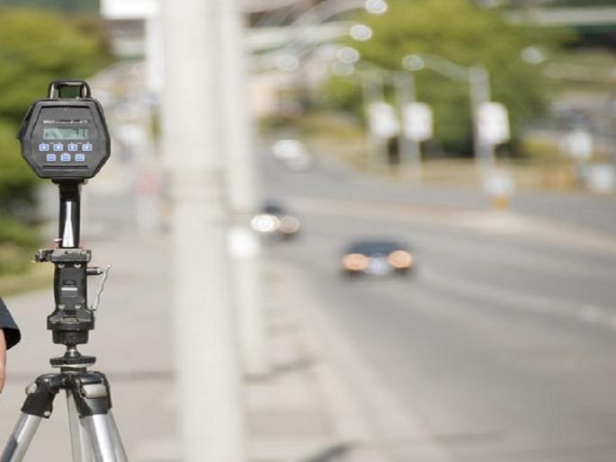 Different rules of speed limit for RTO and transport branch; Drivers are facing heavy fines | आरटीओ आणि वाहतूक शाखेचे वेगमर्यादेचे वेगवेगळे नियम; वाहनचालकांना बसतोय दंडाचा भुर्दंड Different rules of speed limit for RTO and transport branch; Drivers are facing heavy fines | आरटीओ आणि वाहतूक शाखेचे वेगमर्यादेचे वेगवेगळे नियम; वाहनचालकांना बसतोय दंडाचा भुर्दंड