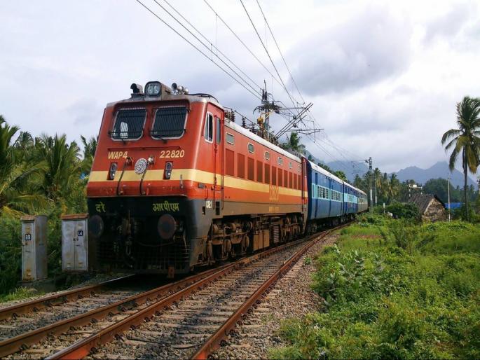 Due to the automatic signal system, the train ran at a speed of 130 between Nagpur and Durg | ऑटोमॅटिक सिग्नल सिस्टममुळे नागपूर ते दुर्गदरम्यान १३० च्या स्पीडने धावली ट्रेन  Due to the automatic signal system, the train ran at a speed of 130 between Nagpur and Durg | ऑटोमॅटिक सिग्नल सिस्टममुळे नागपूर ते दुर्गदरम्यान १३० च्या स्पीडने धावली ट्रेन