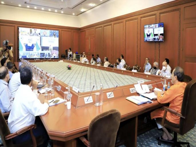 CoronaVirus News: Chief Minister Uddhav Thackeray demands change of office hours | CoronaVirus News: कार्यालयीन वेळा बदलण्याची मुख्यमंत्री उद्धव ठाकरे यांची केंद्राकडे मागणी CoronaVirus News: Chief Minister Uddhav Thackeray demands change of office hours | CoronaVirus News: कार्यालयीन वेळा बदलण्याची मुख्यमंत्री उद्धव ठाकरे यांची केंद्राकडे मागणी