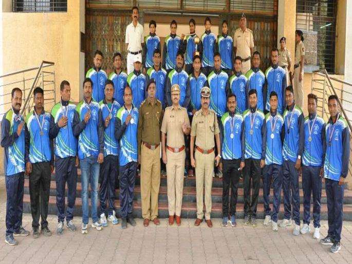 State Police Games: Amravati Pallivila Gold, Amit Gore II in Swimming in Long Jump Competition | राज्य पोलीस क्रीडा स्पर्धा : लांब उडी स्पर्धेत अमरावतीच्या पल्लवीला सुवर्ण, जलतरणात अमित गोरे द्वितीय State Police Games: Amravati Pallivila Gold, Amit Gore II in Swimming in Long Jump Competition | राज्य पोलीस क्रीडा स्पर्धा : लांब उडी स्पर्धेत अमरावतीच्या पल्लवीला सुवर्ण, जलतरणात अमित गोरे द्वितीय