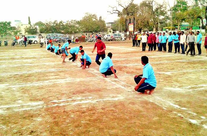 Washim Zilla Parishad's Sports Competition started | वाशिम जिल्हा परिषदेच्या क्रीडा स्पर्धांना प्रारंभ Washim Zilla Parishad's Sports Competition started | वाशिम जिल्हा परिषदेच्या क्रीडा स्पर्धांना प्रारंभ
