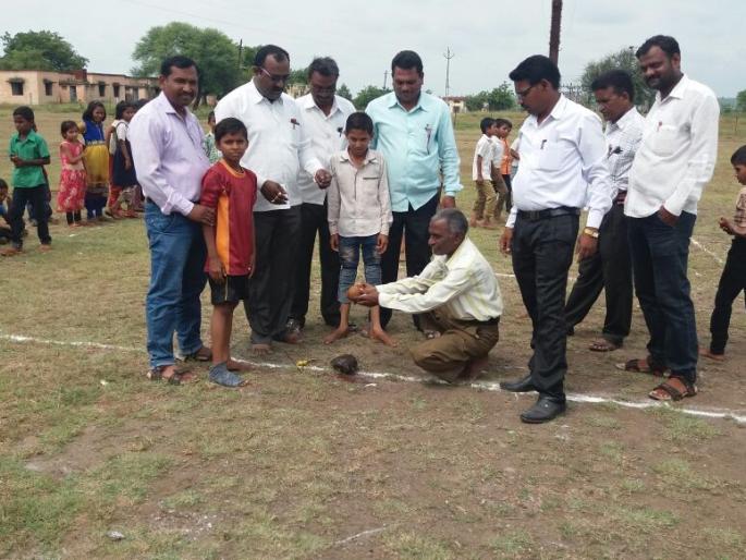Great start of Sindhudurg district level 'CM Cup' tournament | सिंधुदुर्ग जिल्हास्तरीय 'सी एम चषक' स्पर्धेचा शानदार शुभारंभ