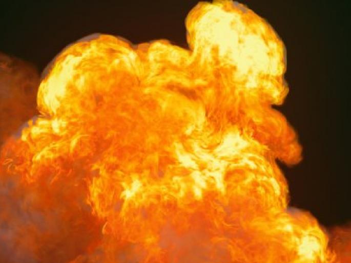 A worker was killed in an explosion of a barrel filled with chemicals in an industrial estate in Taswade in Satara district | Satara: रसायनाने भरलेल्या बॅरलच्या स्फोटात कामगार ठार; एक जण गंभीर