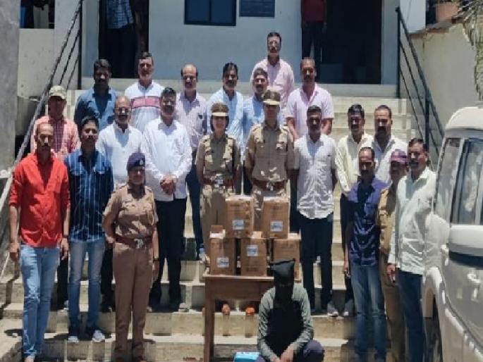 Illegal gelatin sticks, detonator stock seized in Satara, one arrested | साताऱ्यात बेकायदा जिलेटिन कांड्या, डिटोनेटरचा साठा हस्तगत, एकजण ताब्यात Illegal gelatin sticks, detonator stock seized in Satara, one arrested | साताऱ्यात बेकायदा जिलेटिन कांड्या, डिटोनेटरचा साठा हस्तगत, एकजण ताब्यात