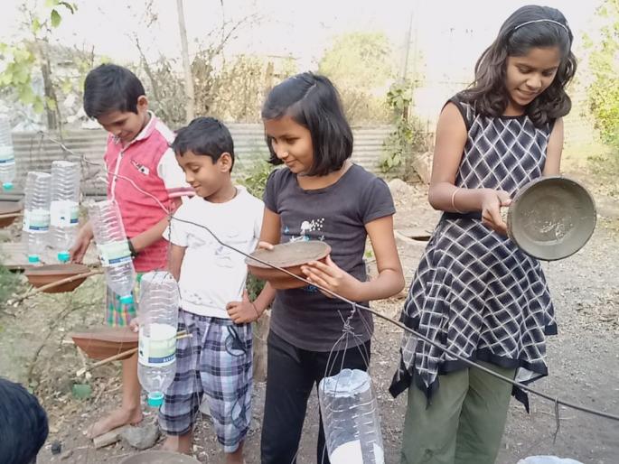 Water pots created for the birds on the ocasion of the World Sparrows day | जागतिक चिमणी दिनानिमित्त पक्ष्यांसाठी निर्माण केले पानवठे Water pots created for the birds on the ocasion of the World Sparrows day | जागतिक चिमणी दिनानिमित्त पक्ष्यांसाठी निर्माण केले पानवठे