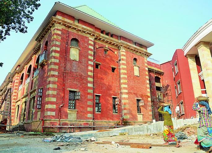 Prepare a replica of the old building for the ministerial hall in the winter session | हिवाळी अधिवेशनात मंत्र्यांच्या दालनासाठी जुन्या इमारतीची प्रतिकृती तयार Prepare a replica of the old building for the ministerial hall in the winter session | हिवाळी अधिवेशनात मंत्र्यांच्या दालनासाठी जुन्या इमारतीची प्रतिकृती तयार