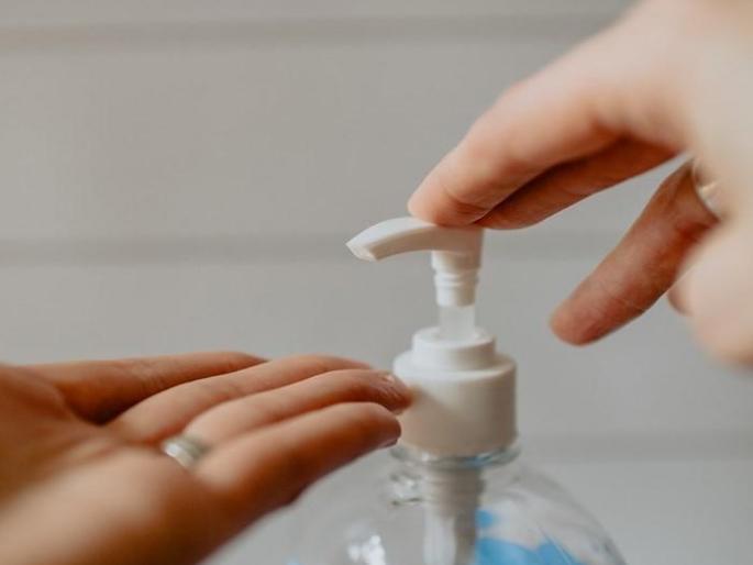 Coronavirus: Understand ‘corona’; Which hand sanitizer is best? | Coronavirus: समजून घ्या ‘कोरोना’; कुठले हँड सॅनिटायझर सर्वोत्तम? Coronavirus: Understand ‘corona’; Which hand sanitizer is best? | Coronavirus: समजून घ्या ‘कोरोना’; कुठले हँड सॅनिटायझर सर्वोत्तम?