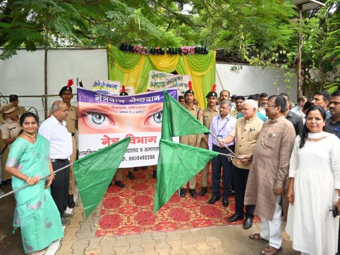 Help of cine artistes will be taken for eye donation awareness - Cultural Affairs Minister Mungantiwar | नेत्रदान जनजागृतीसाठी सिने कलावंतांची मदत घेतली जाईल - सांस्कृतिक कार्य मंत्री मुनगंटीवार Help of cine artistes will be taken for eye donation awareness - Cultural Affairs Minister Mungantiwar | नेत्रदान जनजागृतीसाठी सिने कलावंतांची मदत घेतली जाईल - सांस्कृतिक कार्य मंत्री मुनगंटीवार