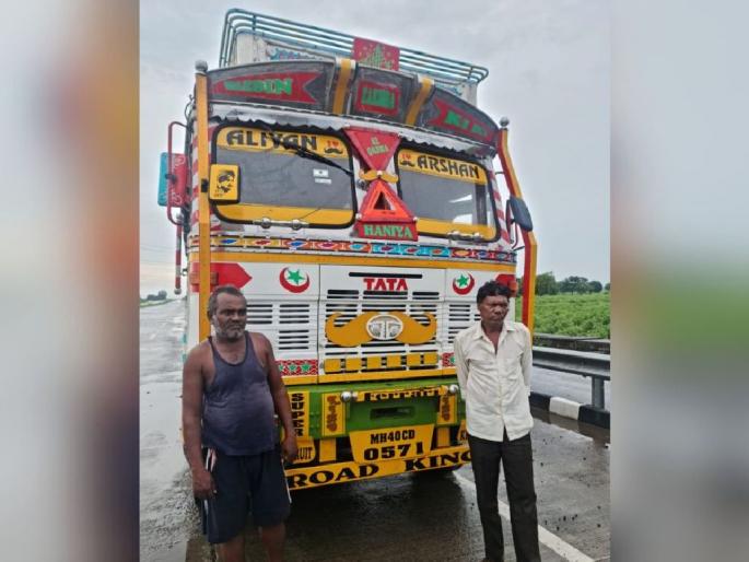 28 tonnes of black market ration rice seized; Crime against three people from Nanded | काळ्या बाजारात जाणारा रेशनचा २८ टन तांदूळ जप्त; नांदेड येथील तिघांवर गुन्हा 28 tonnes of black market ration rice seized; Crime against three people from Nanded | काळ्या बाजारात जाणारा रेशनचा २८ टन तांदूळ जप्त; नांदेड येथील तिघांवर गुन्हा