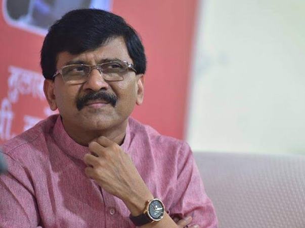 Dismiss the central government, Sanjay Raut slammed the President | केंद्र सरकारच बरखास्त करा, राष्ट्रपती राजवट म्हणताच राऊत कडाडले Dismiss the central government, Sanjay Raut slammed the President | केंद्र सरकारच बरखास्त करा, राष्ट्रपती राजवट म्हणताच राऊत कडाडले