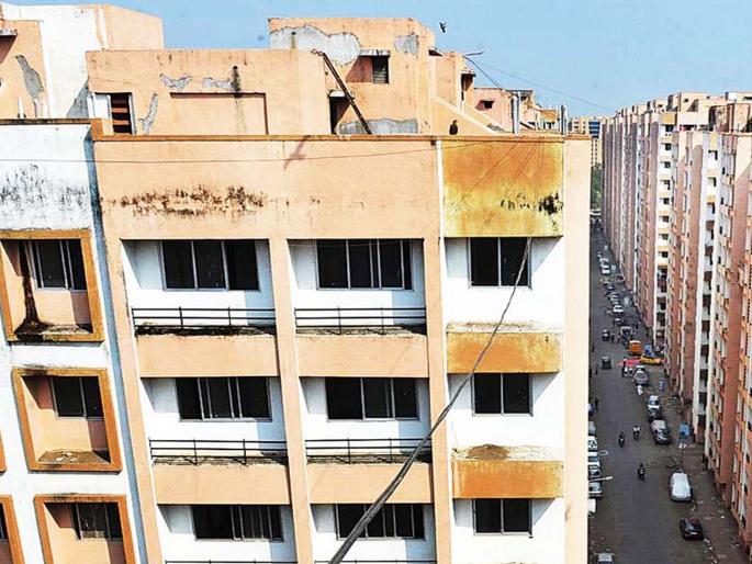 Rent-extorting builders on SRA's 'radar'; Complain online, relief for slum dwellers | भाडे थकविणारे बिल्डर एसआरएच्या ‘रडारवर’; ऑनलाइन तक्रार करा, झोपडीधारकांना दिलासा Rent-extorting builders on SRA's 'radar'; Complain online, relief for slum dwellers | भाडे थकविणारे बिल्डर एसआरएच्या ‘रडारवर’; ऑनलाइन तक्रार करा, झोपडीधारकांना दिलासा